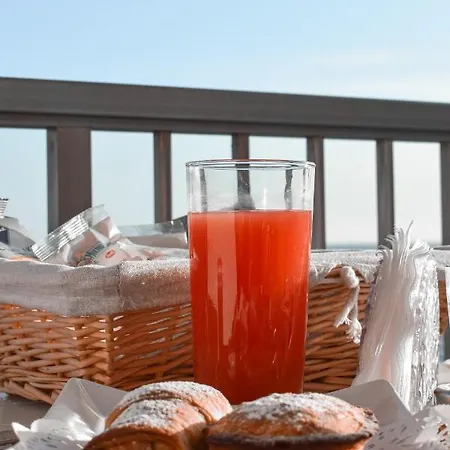 Гостевой дом La Scogliera 3*